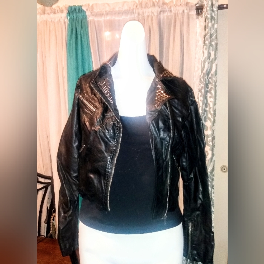 Ambiance size small leather jacket